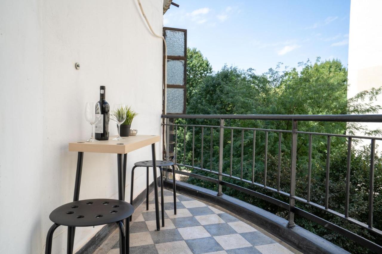 Bright Studio With Cismigiu Park View Appartamento Bucarest